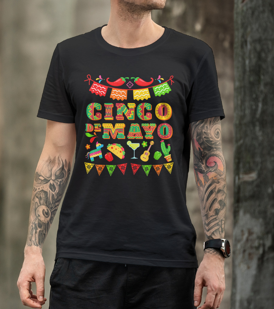 Cinco De Mayo Festividad Del Cinco Sombreros Banderas Chiles Margarita Tacos Cactus Guitarra Piñata T-Shirt