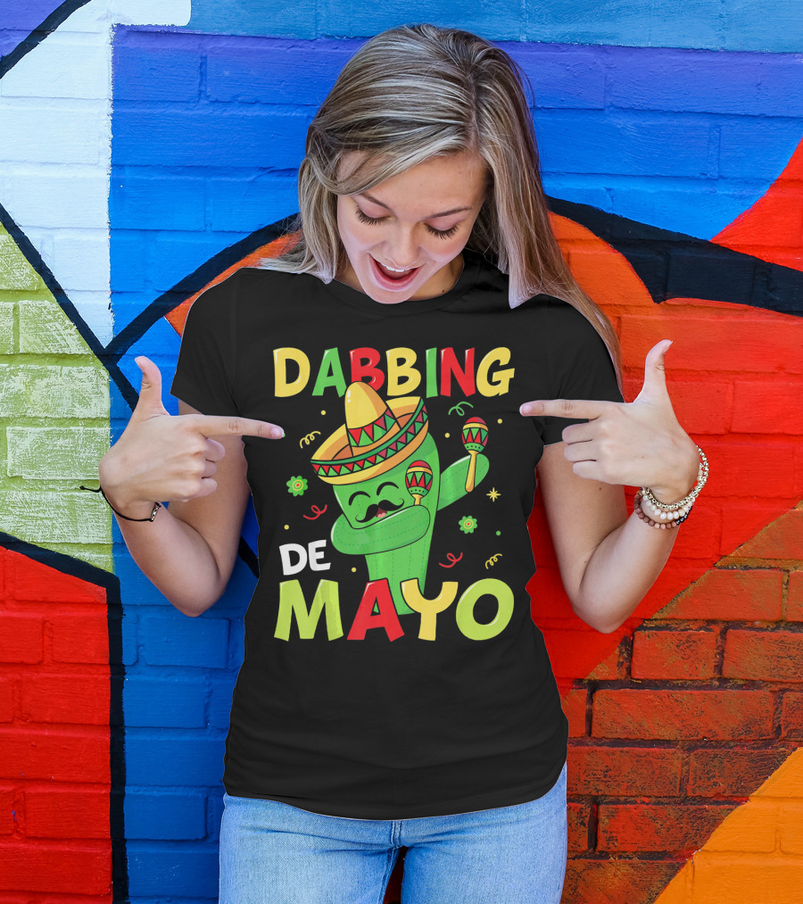 Dabbing Cactus Cinco De Mayo Sombrero Maracas T-Shirt
