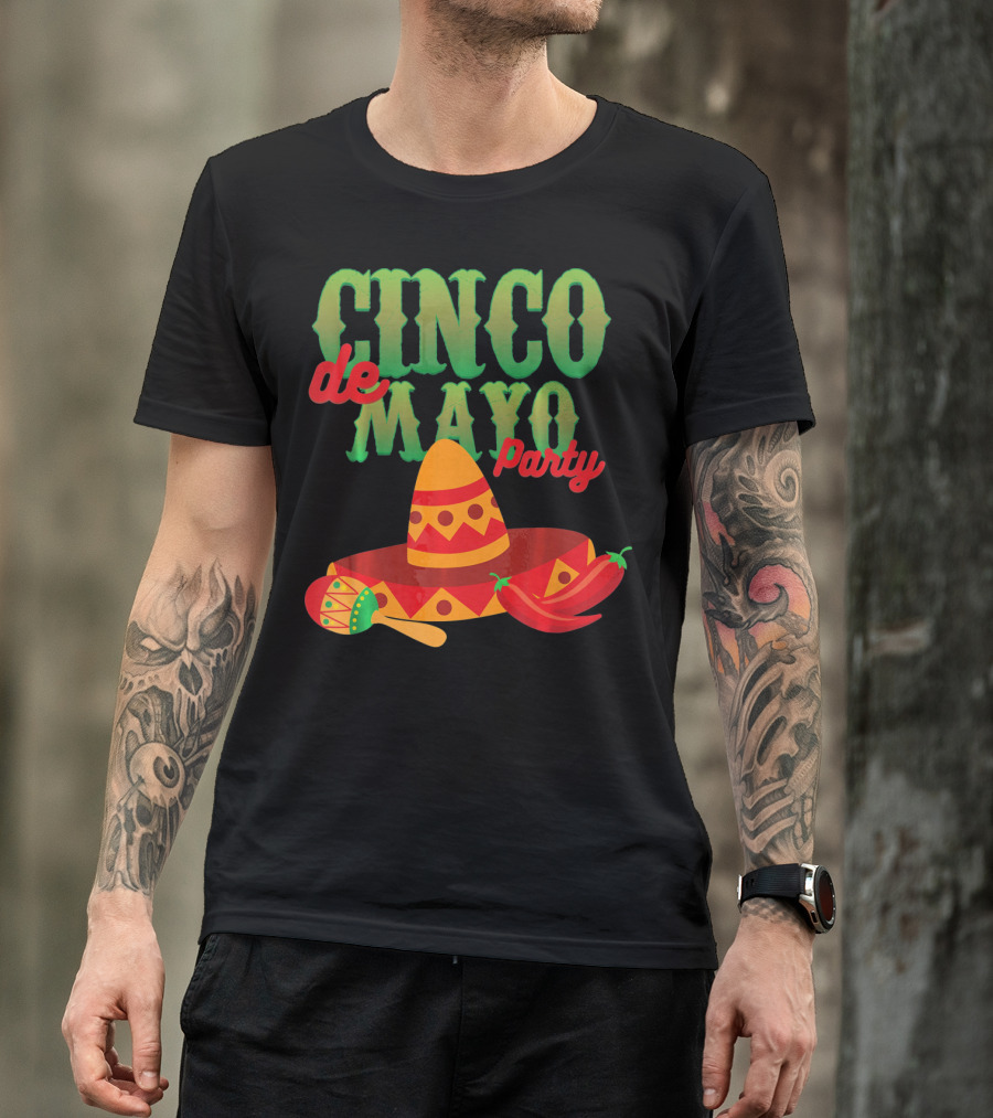 Cinco De Mayo Party Sombrero Maracas Peppers T-Shirt