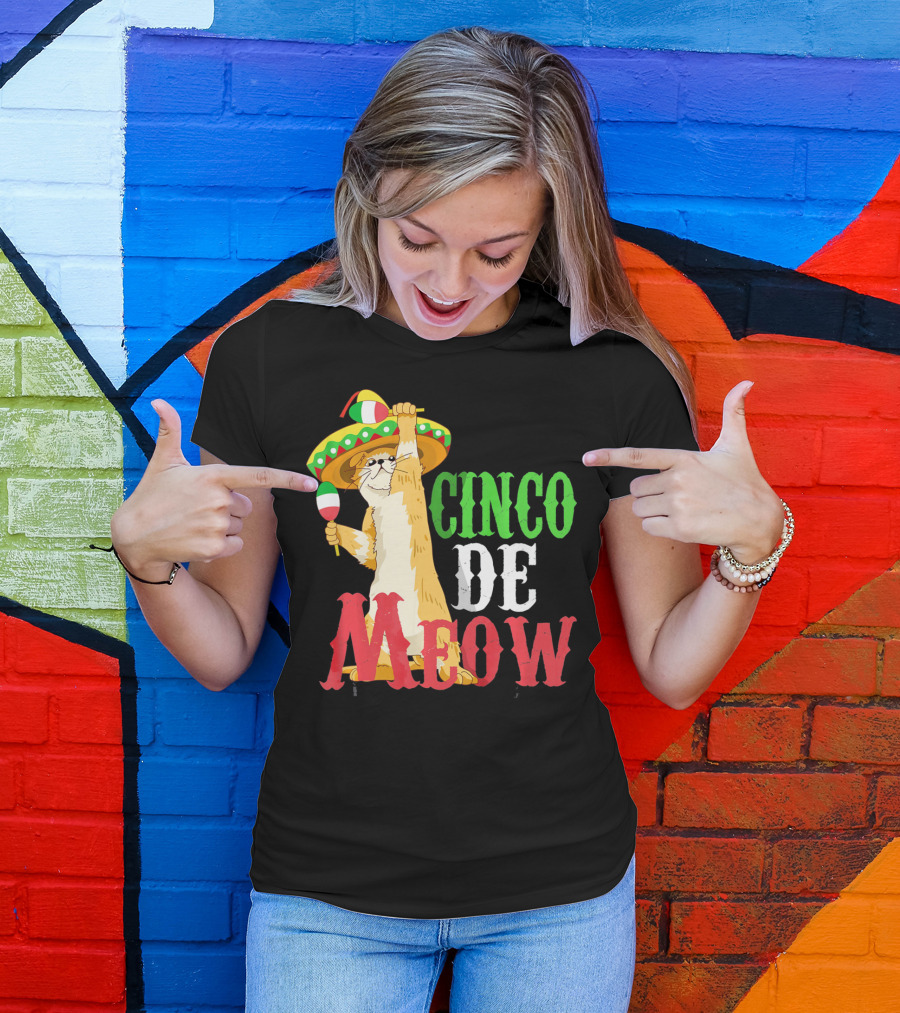 Cinco De Mayo Cinco De Meow Cat Sombrero Maracas T-Shirt