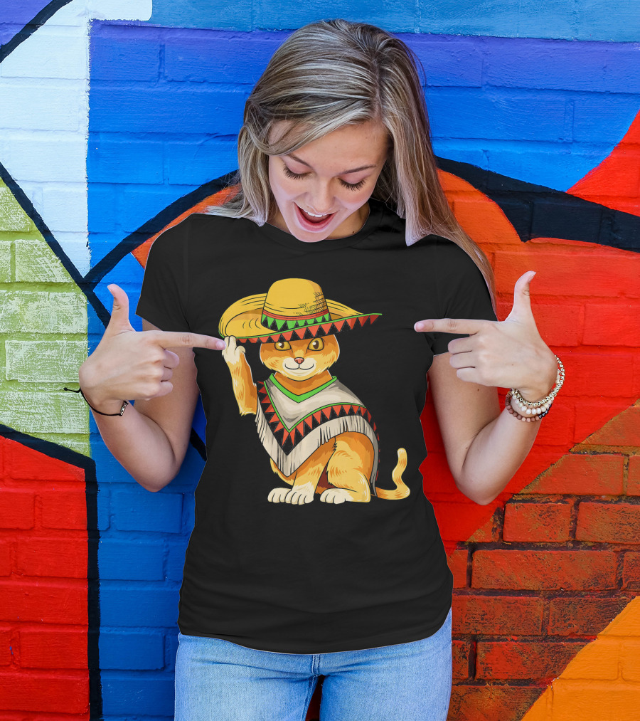 Mexican Cat Cinco De Mayo Cat Poncho Sombrero Fiesta T-Shirt