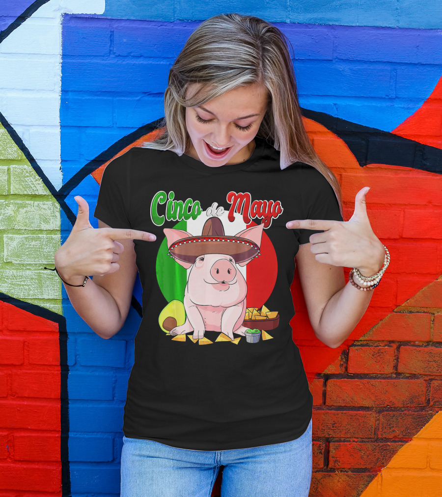 Cinco De Mayo Pig Sombrero Nachos Avocado Fiesta T-Shirt