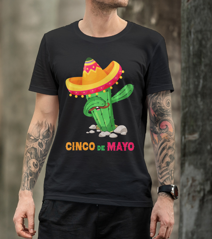Cinco De Mayo Dabbing Cactus Sombrero T-Shirt