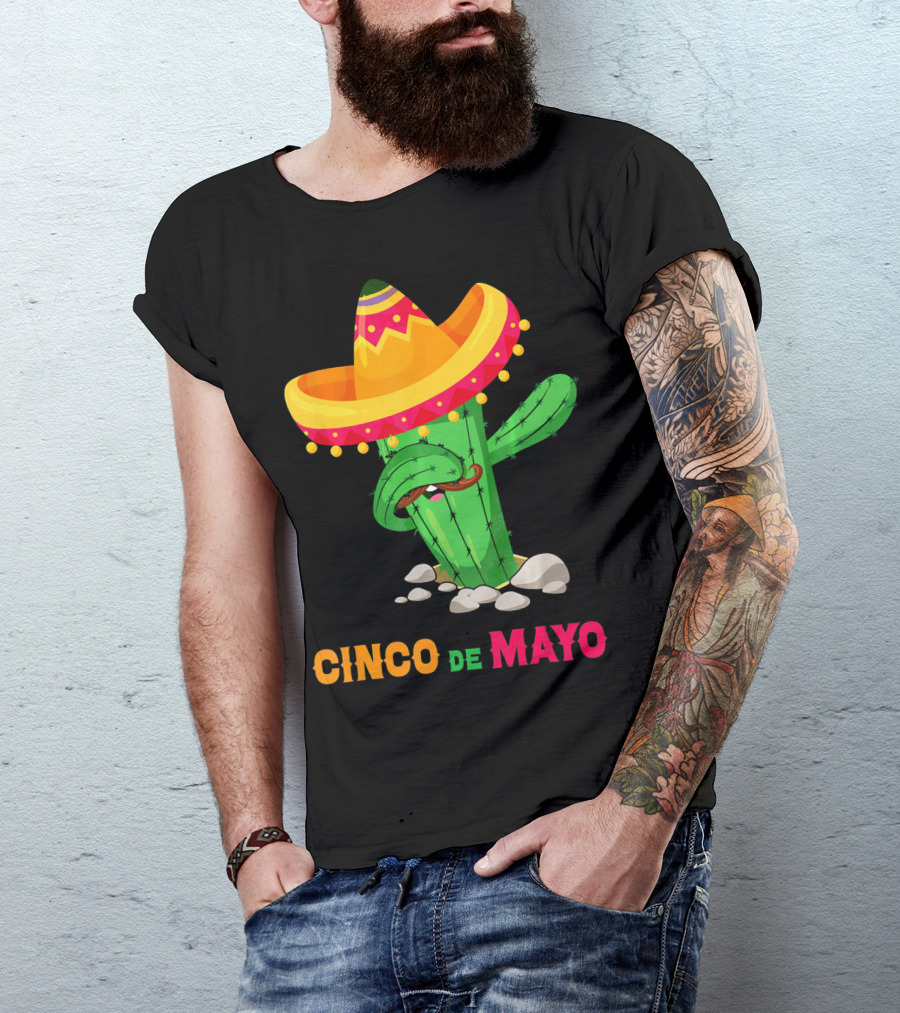 Cinco De Mayo Dabbing Cactus Sombrero T-Shirt