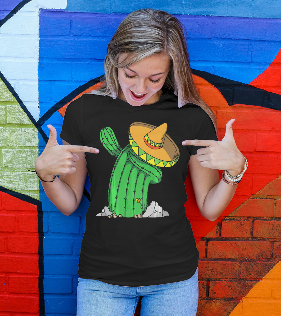 Cinco De Mayo Dabbing Cactus With Sombrero Fun T-Shirt