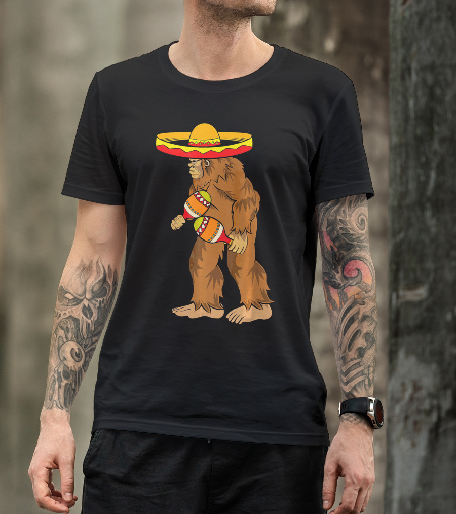 Bigfoot Sombrero Maracas Cinco De Mayo T-Shirt