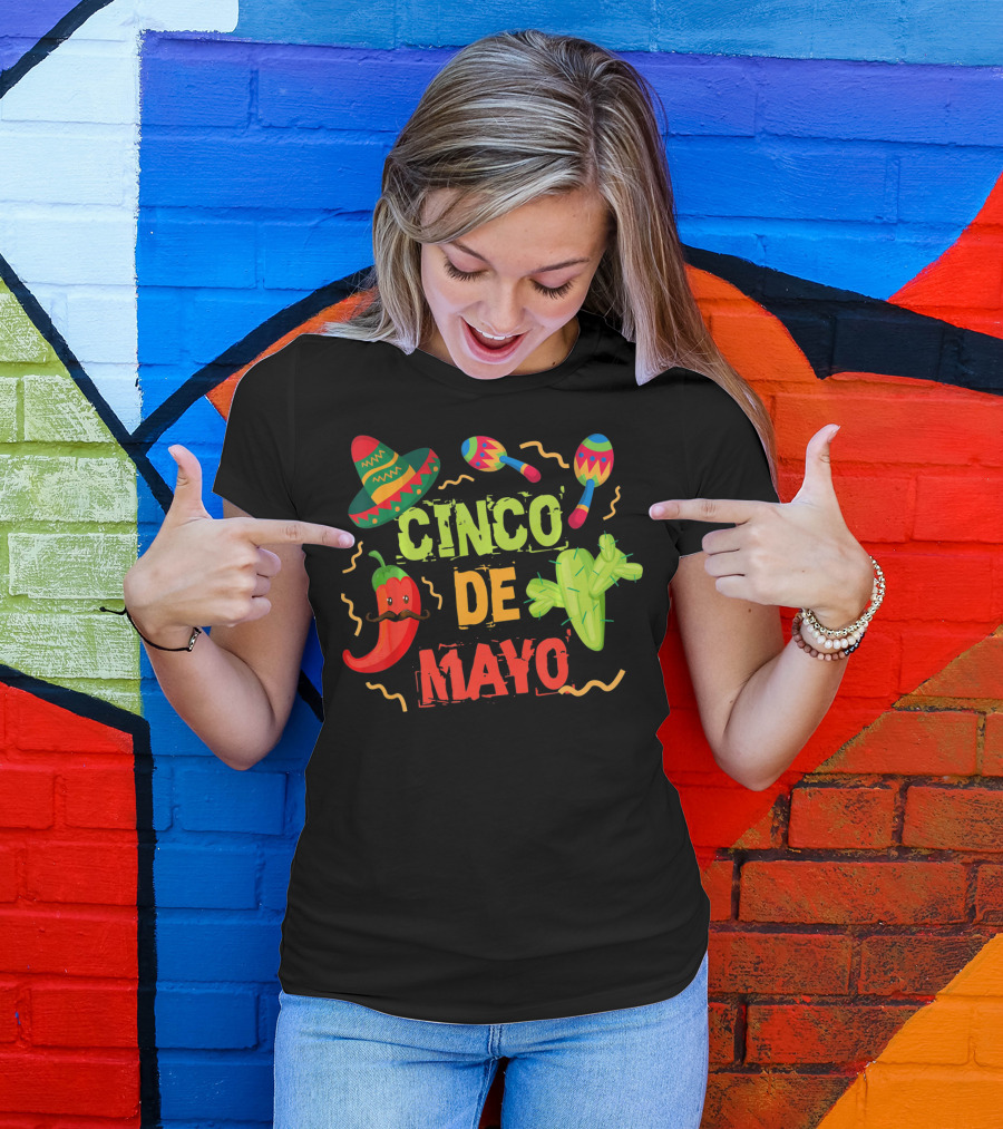 Cinco De Mayo Sombrero Maracas Cactus Pepper Fiesta T-Shirt