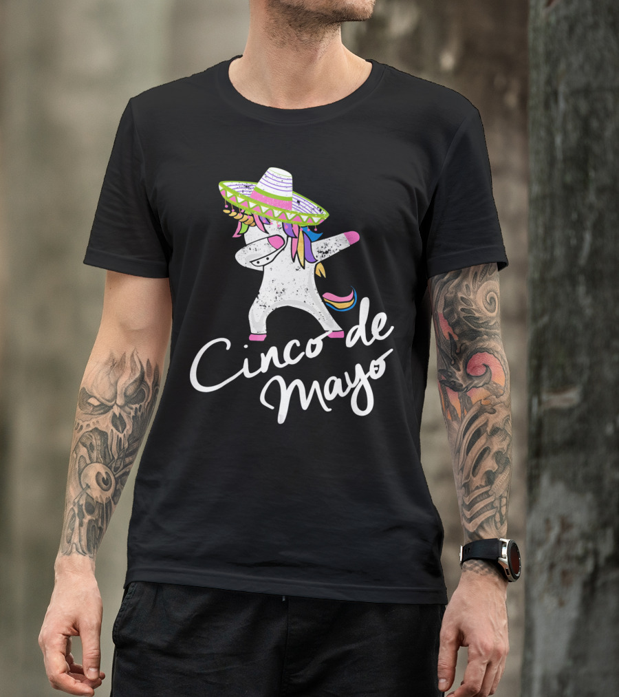 Cinco De Mayo Funny Dabbing Unicorn Sombrero T-Shirt