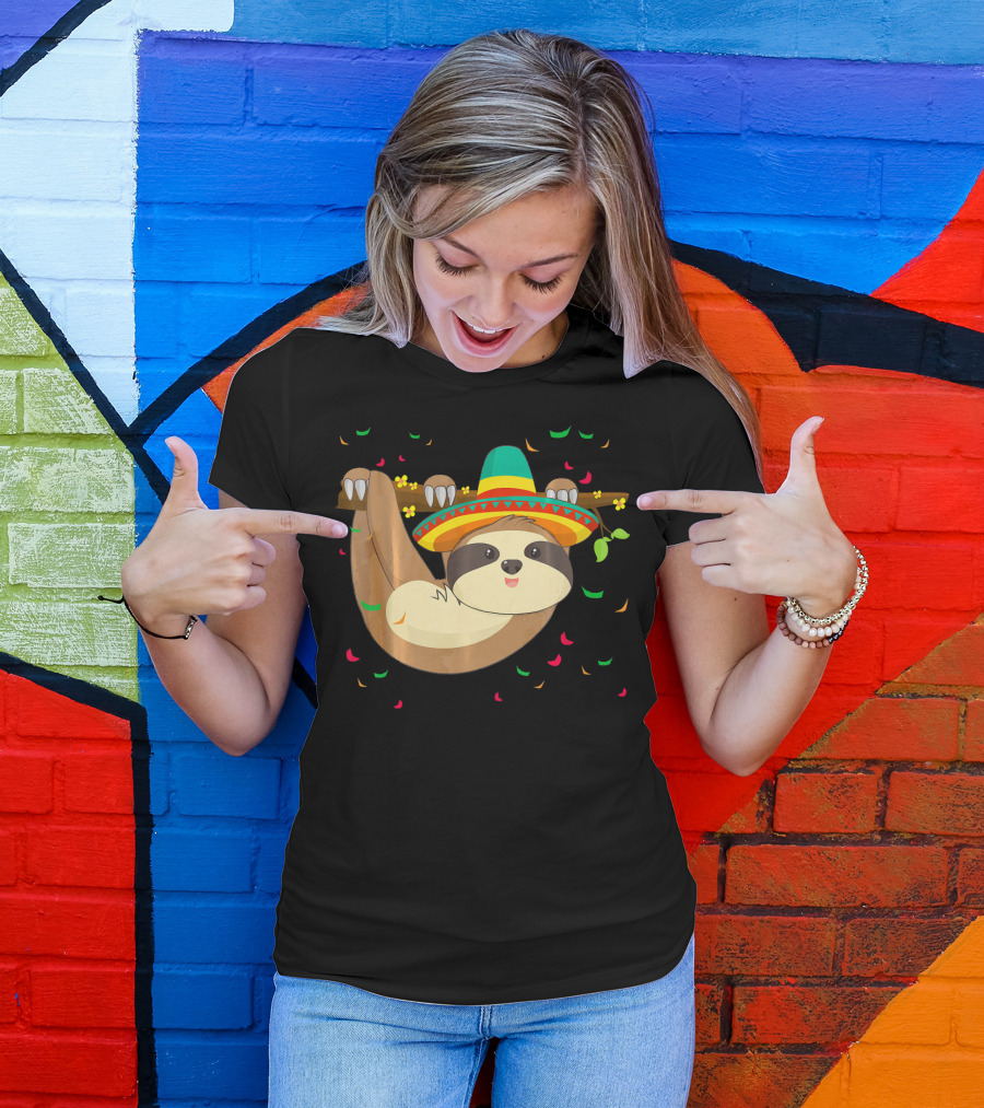 Cute Lazy Sloth With Sombrero For Cinco De Mayo 5th Of May T-Shirt