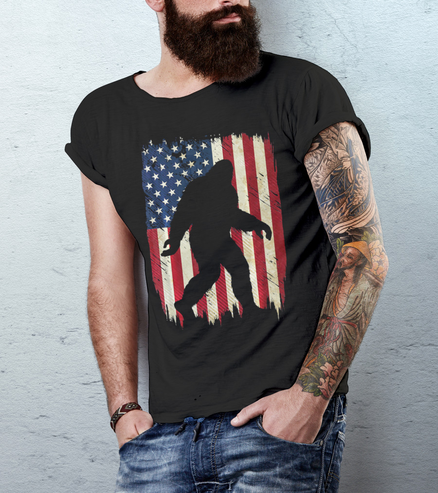 Bigfoot Sasquatch Silhouette Over American Flag USA T-Shirt