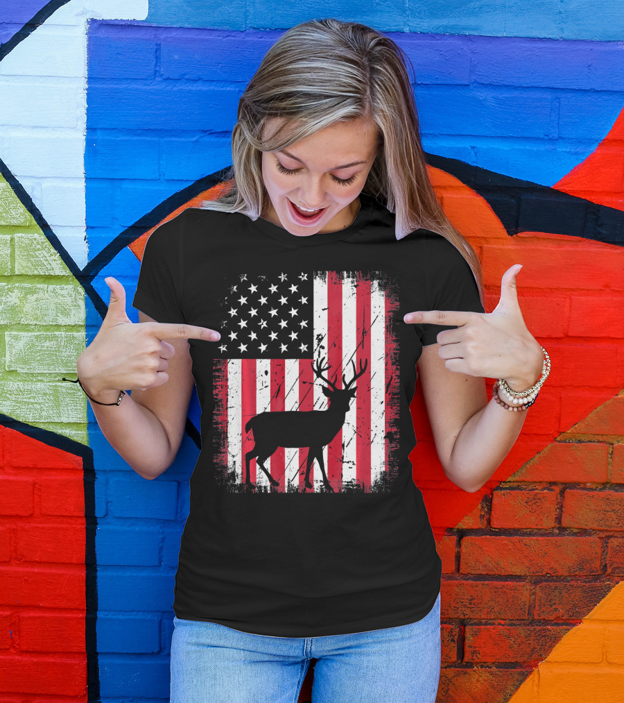 Vintage Deer USA American Flag Fourth Of July T-Shirt