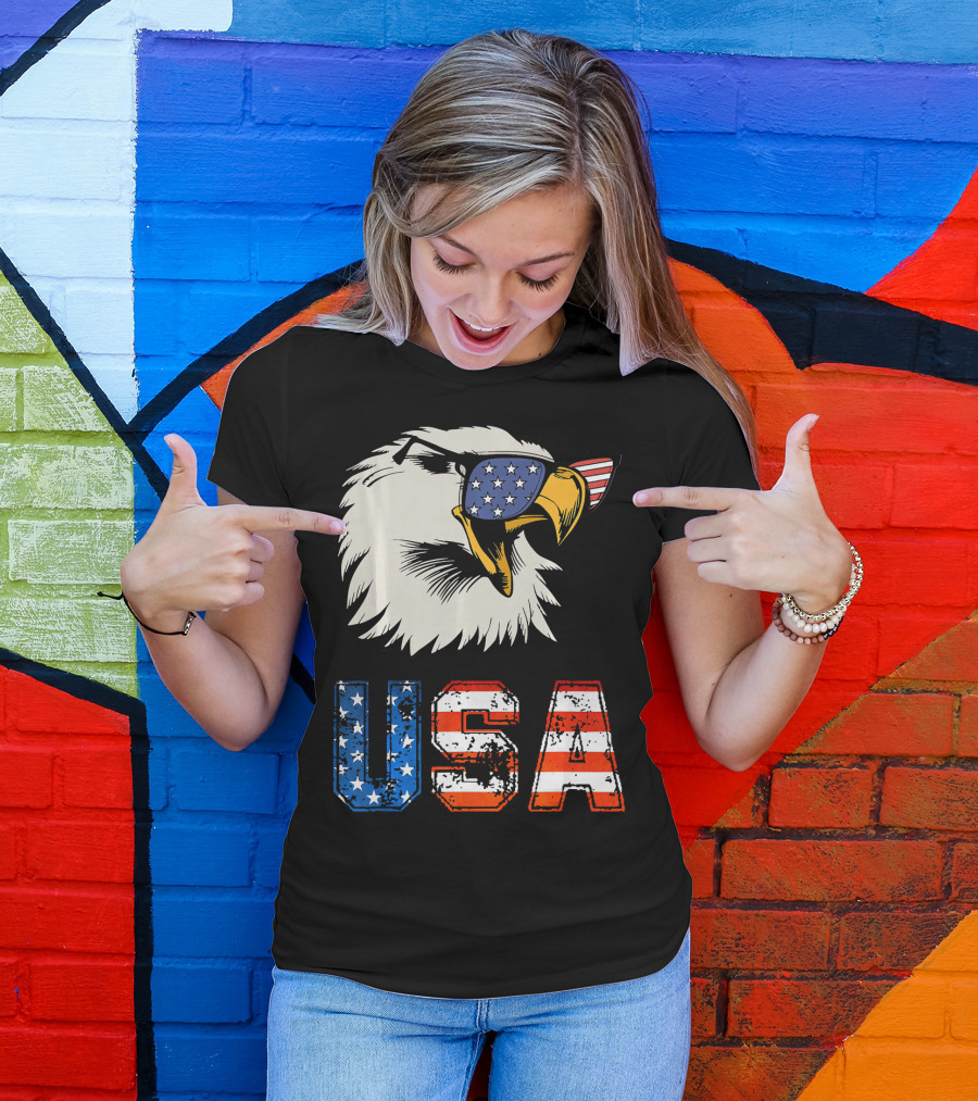 USA Patriotic Eagle American Eagle Flag Sunglasses T-Shirt