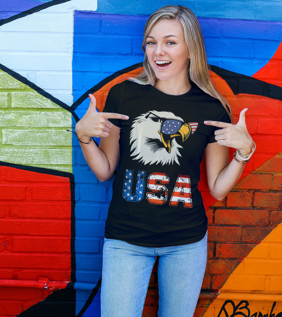 USA Patriotic Eagle American Eagle Flag Sunglasses T-Shirt