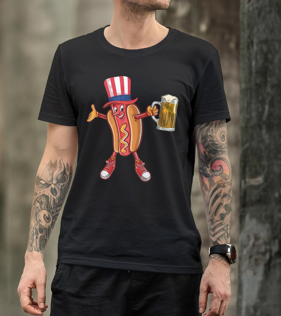 Funny Hot Dog Wearing US Flag Hat Holding Beer Mug T-Shirt