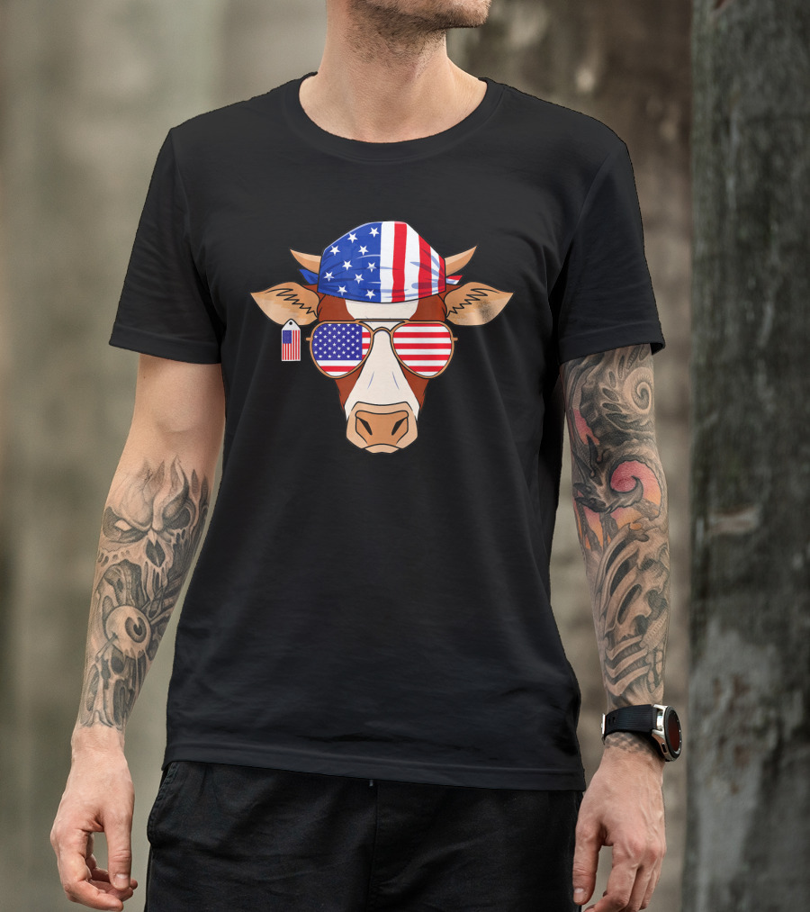 Cow Wearing American Flag Bandana And Sunglasses Fourth Of July Patriotic American T-Shirt