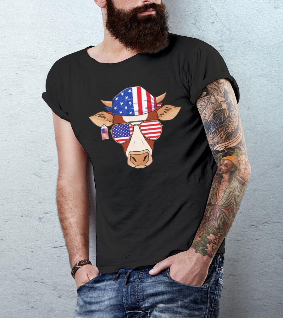 Cow Wearing American Flag Bandana And Sunglasses Fourth Of July Patriotic American T-Shirt