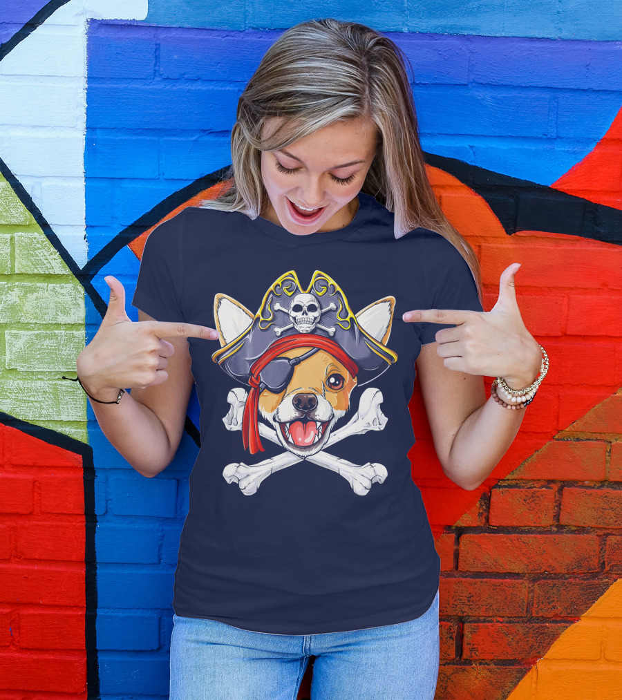 Buccaneer Chihuahua With Skull And Crossbones Bandana T-Shirt
