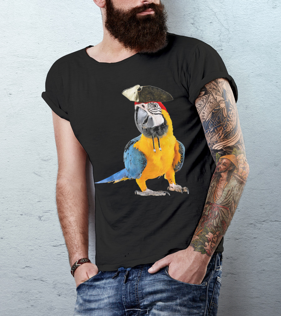 Parrot Of The Caribbean Bird Pirate Hall Macaw With Tricorn Hat T-Shirt