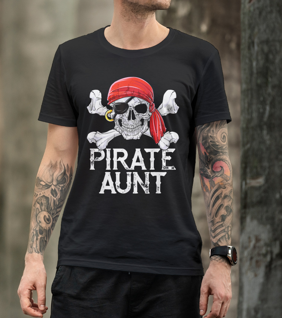 Pirate Aunt Skull Crossbones Red Bandana Eyepatch Jolly Roger Flag T-Shirt