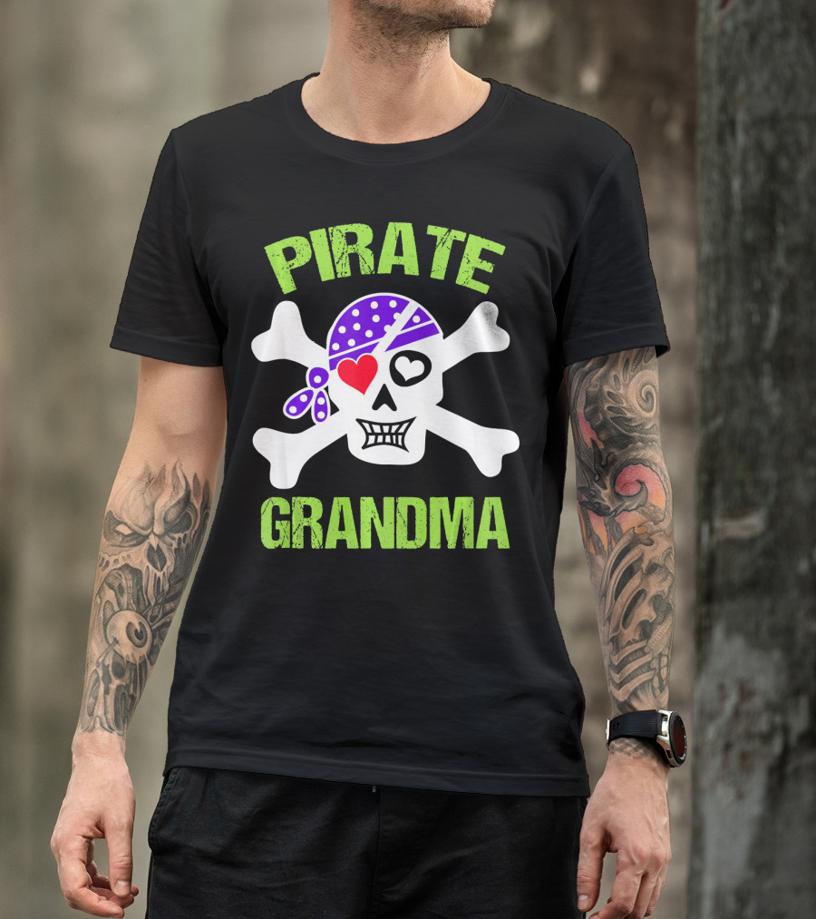 Pirate Grandma Skull With Bandana And Heart Eye T-Shirt