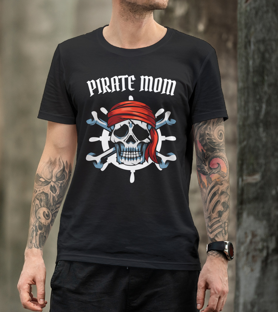 PIRATE MOM Skull Head Crossbones Red Bandana T-Shirt