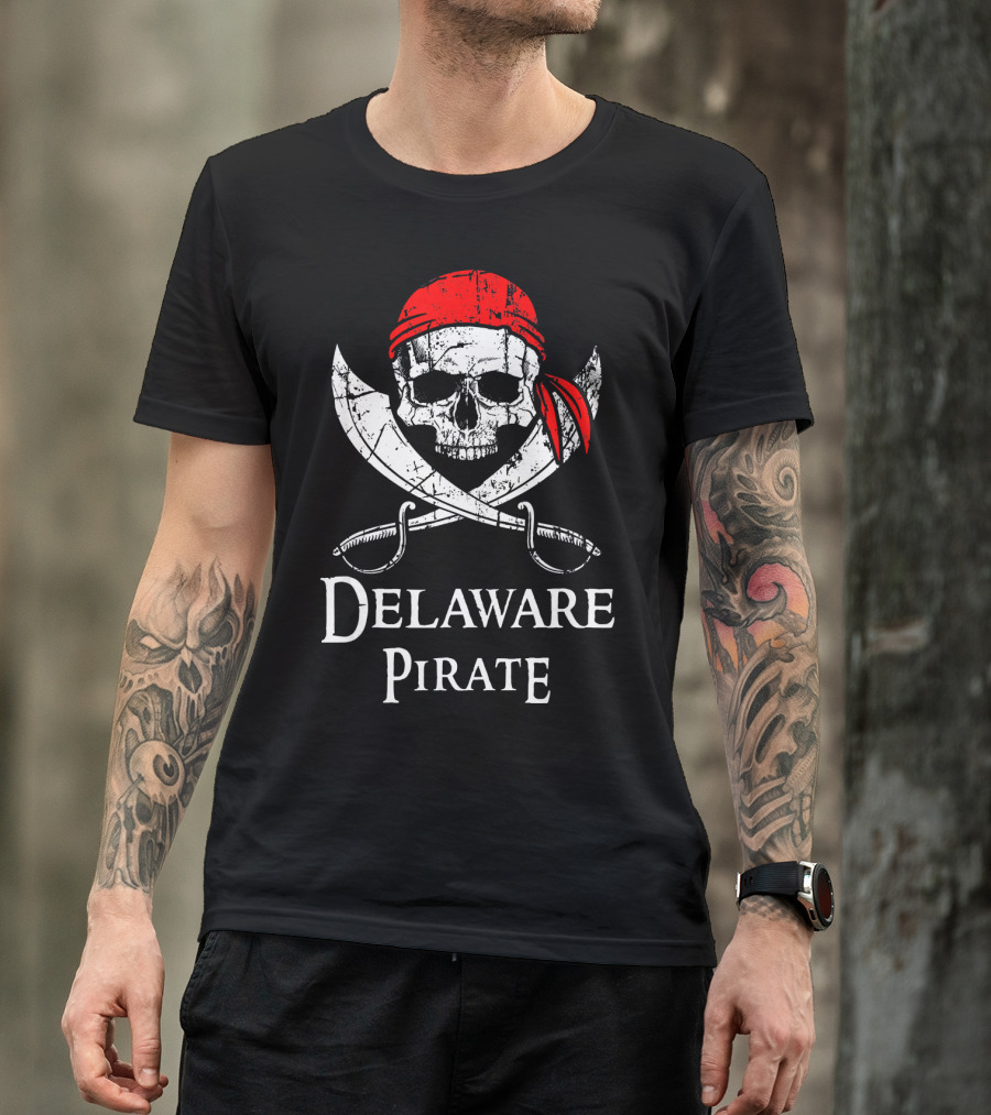 Delaware Pirate Skull And Crossbones T-Shirt