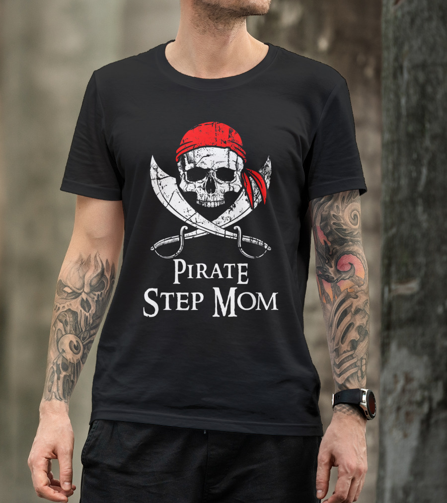 Pirate Step Mom Skull And Crossbones With Red Bandana T-Shirt