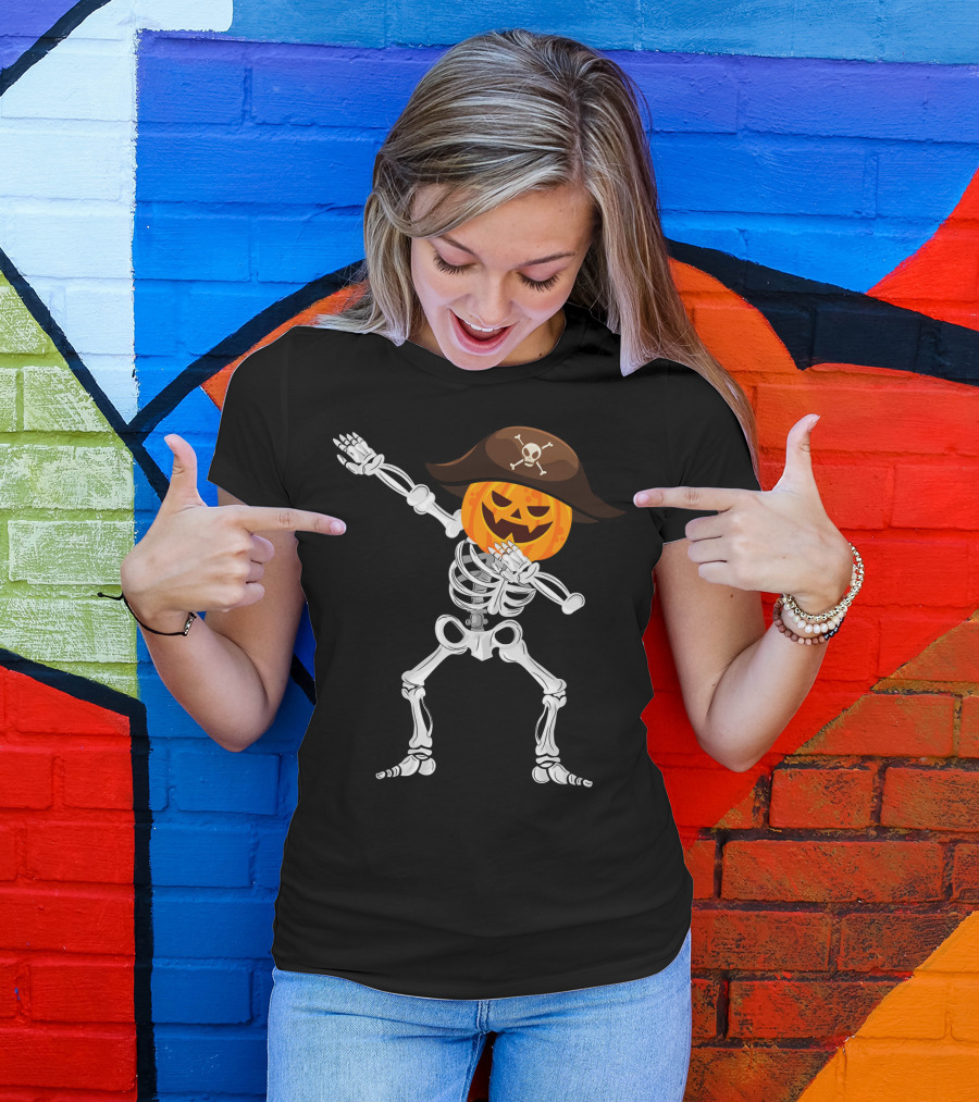 Skeleton Dabbing Pirate Pumpkin Halloween T-Shirt