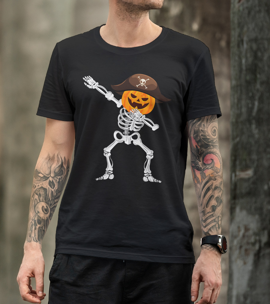 Skeleton Dabbing Pirate Pumpkin Halloween T-Shirt
