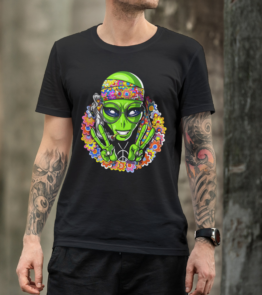 Hippie Alien Peace Sign Psychedelic Flowers Smoking Groovy T-Shirt