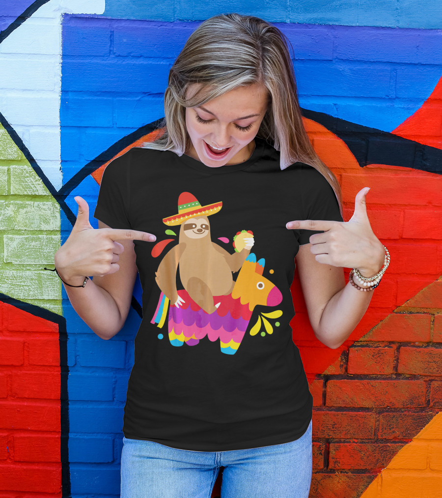 Sloth Taco Piñata Cute Mexican Fiesta Sombrero Riding Rainbow T-Shirt