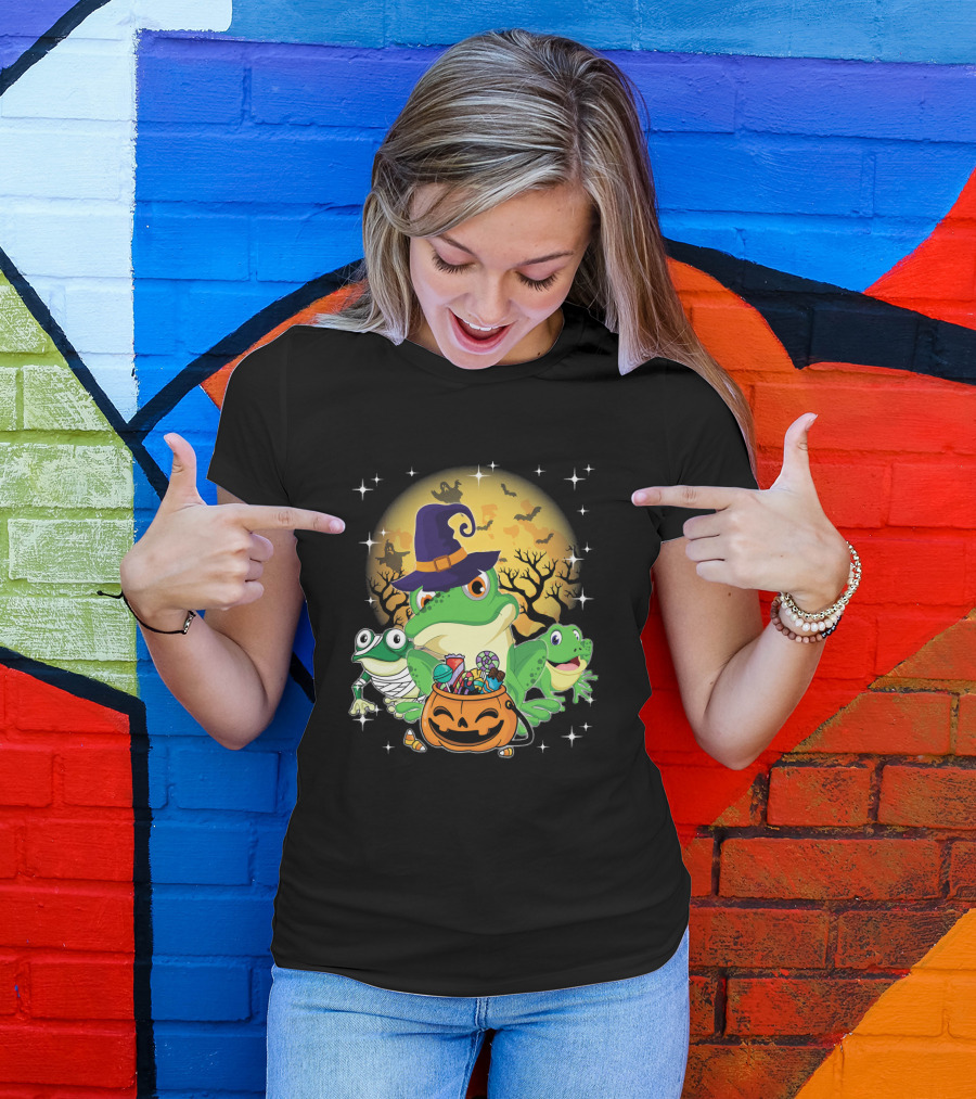 Three Frogs Mummy Witch Moon Ghosts Halloween Pumpkin T-Shirt