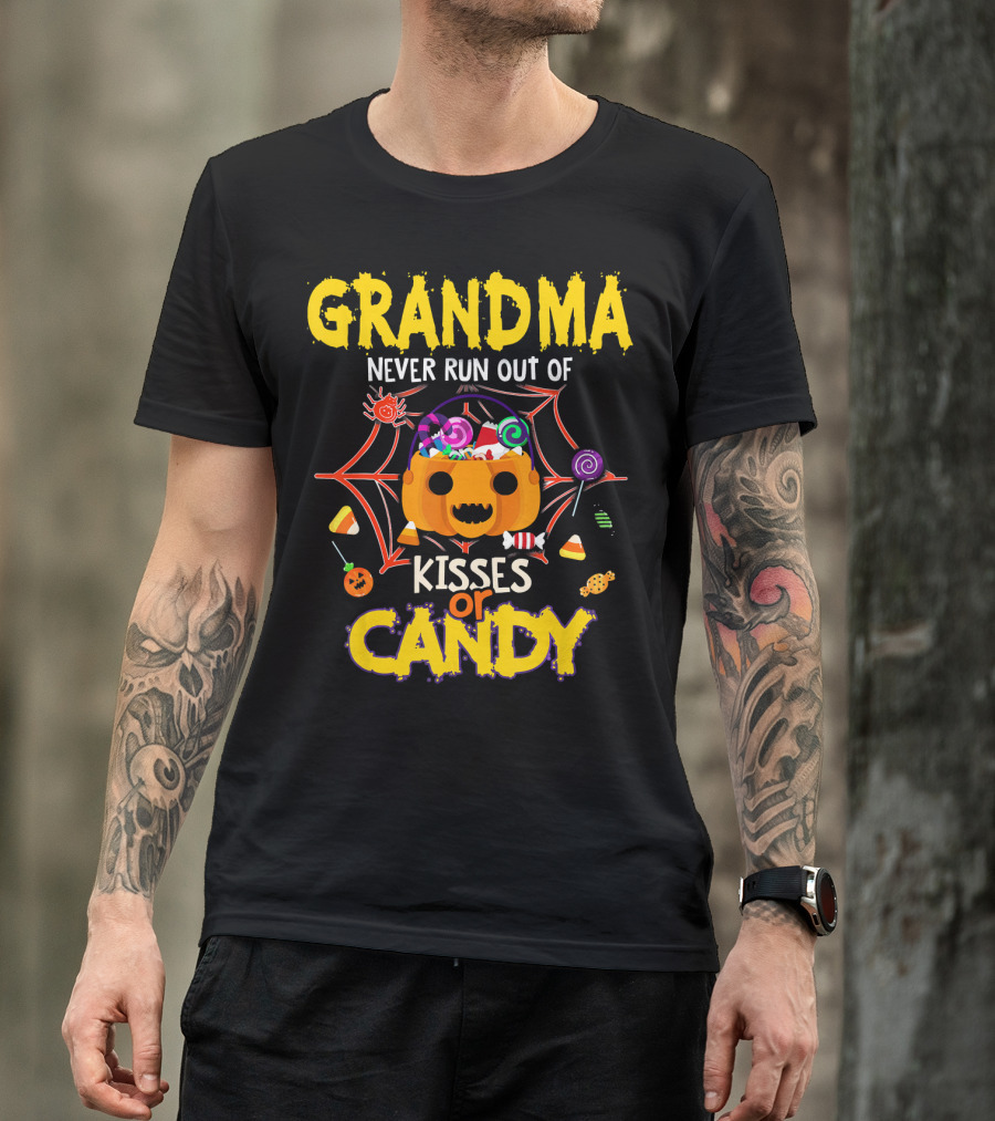 Grandma Never Run Out Of Kisses Or Candy Halloween Pumpkin Spiderweb Treats T-Shirt