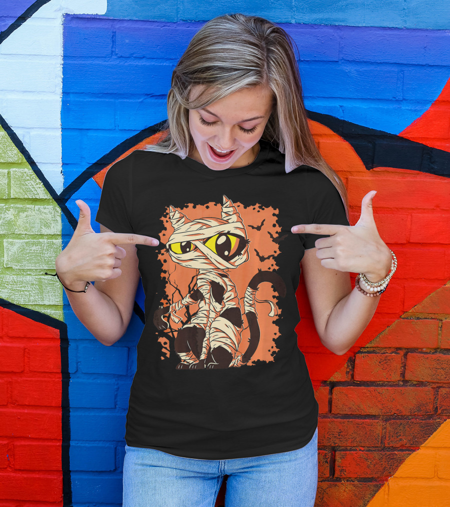 Mummy Cat With Yellow Eyes And Halloween Bats T-Shirt