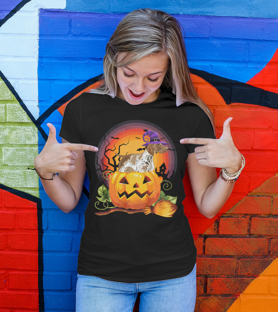German Shorthaired Pointer Halloween Pumpkin Witch Hat Broomstick T-Shirt