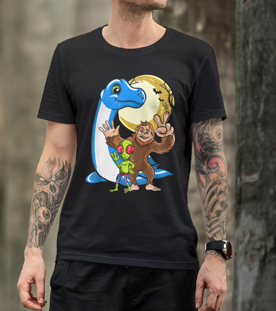 Bigfoot Sasquatch Loch Ness Monster Ness Alien Moon Scene T-Shirt
