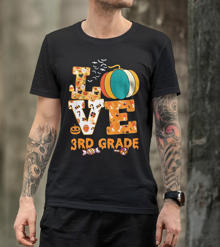 Funny Halloween Love 3rd Grade Teacher Pumpkin Candy Bats T-Shirt