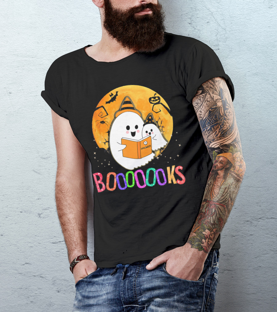 BOOOOOOKS Halloween Ghost Reading Under Full Moon T-Shirt