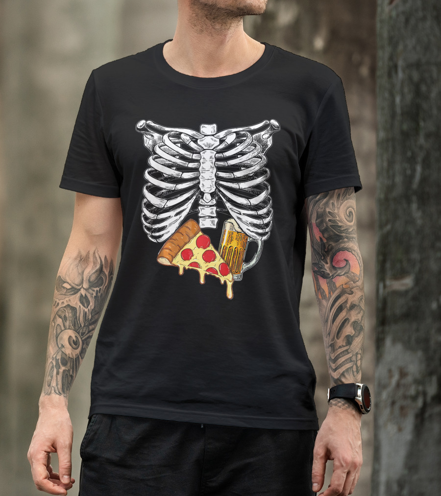 Skeleton Pregnancy Halloween Pizza And Beer Mug T-Shirt