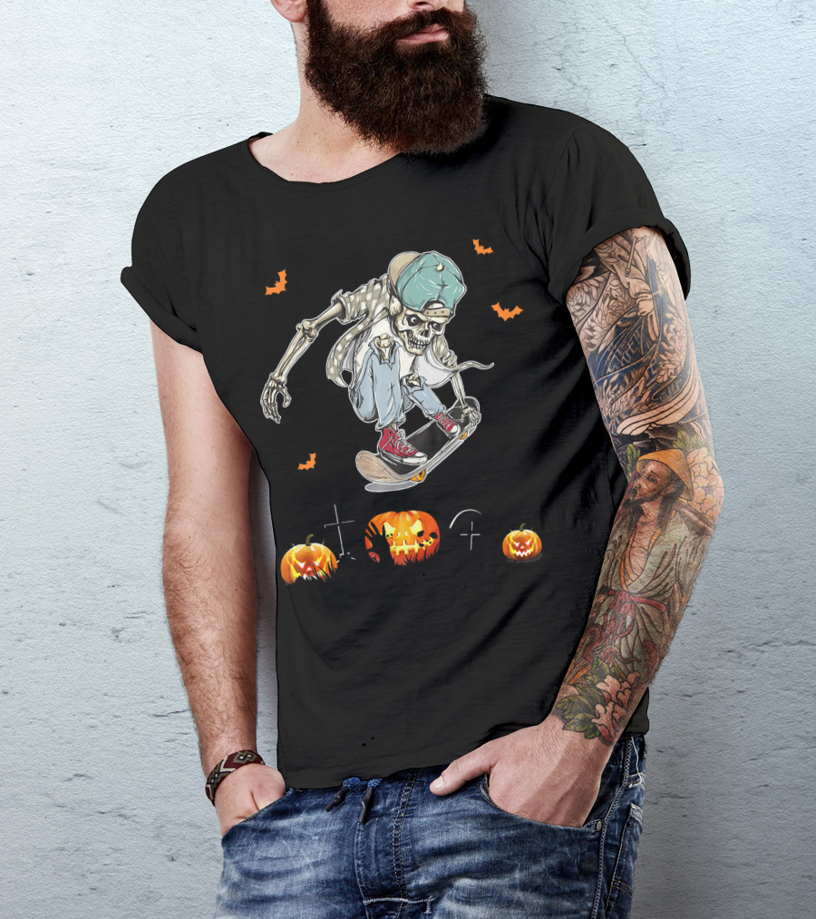 Zombie Skateboarding Teen Halloween Pumpkins And Bats T-Shirt