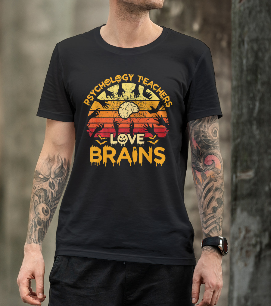 PSYCHOLOGY Teachers Love Brains Halloween Themed Retro T-Shirt
