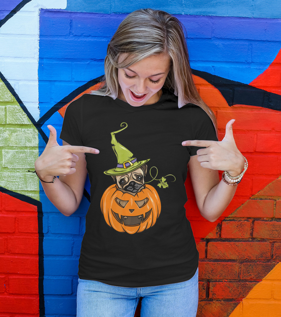 Pumpkin Pug Witch Halloween Costume Women T-Shirt