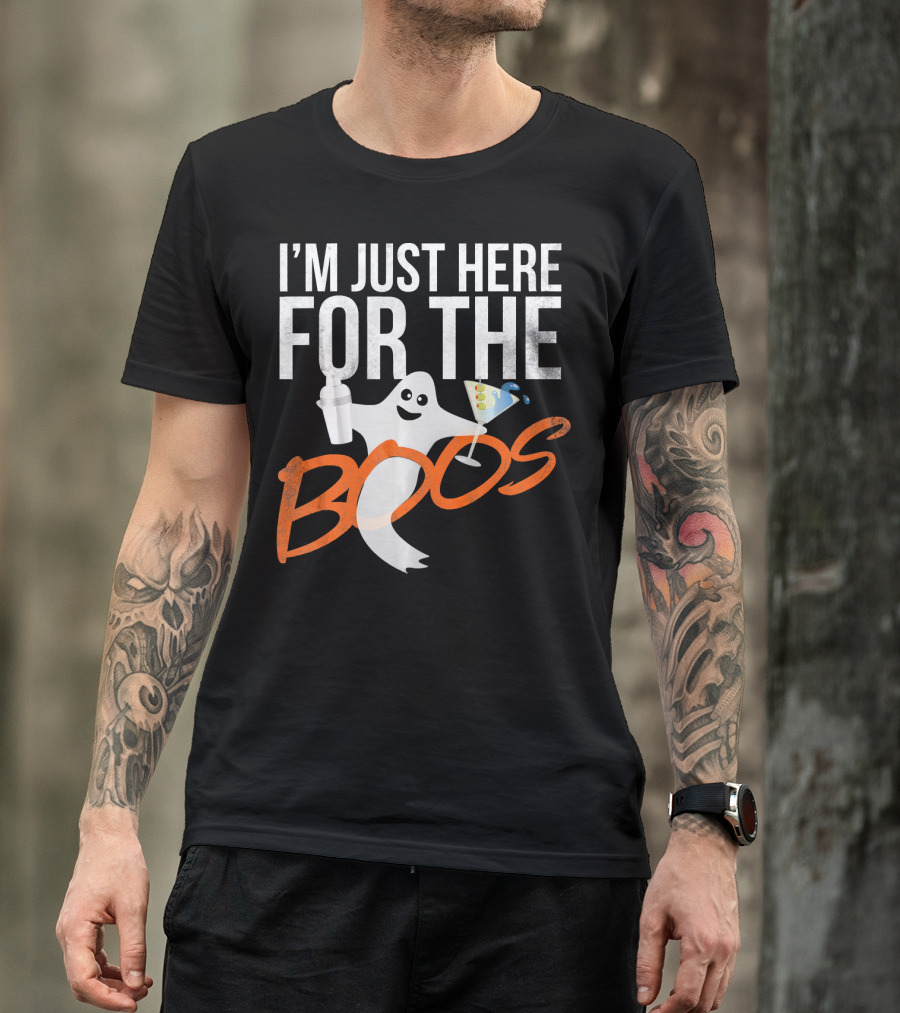 I'm Just Here For The Boos Ghost Holding Cocktail And Drink Shaker T-Shirt