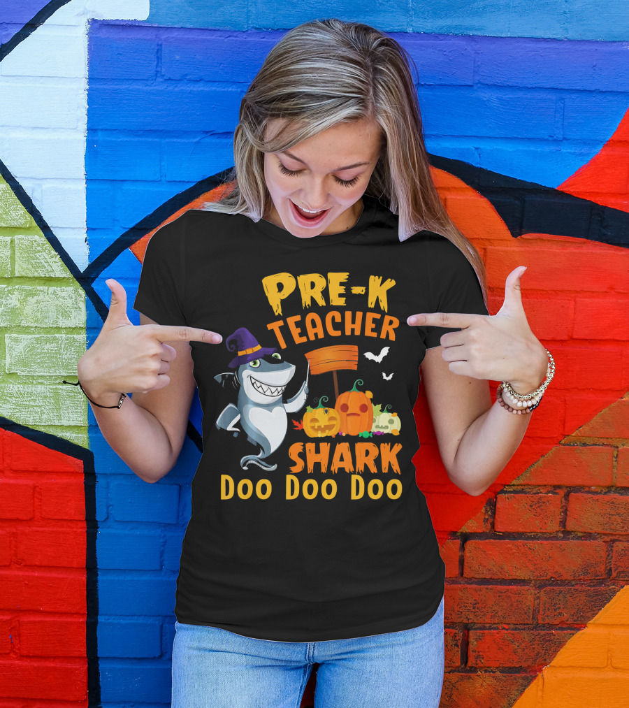Pre-K Teacher Shark Doo Doo Doo Halloween Witch Pumpkins Bats T-Shirt