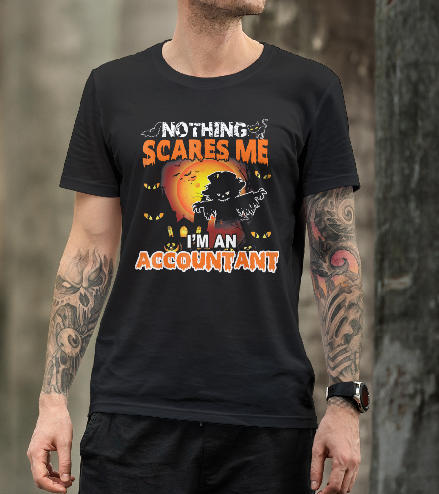 Nothing Scares Me I'm An Accountant Halloween Scarecrow And Cats T-Shirt
