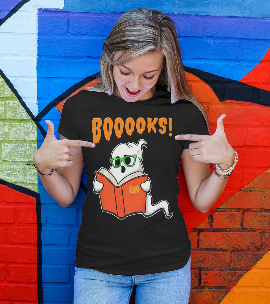 Booooks Ghost With Green Glasses And Pumpkin Book Funny Teacher Halloween T-Shirt