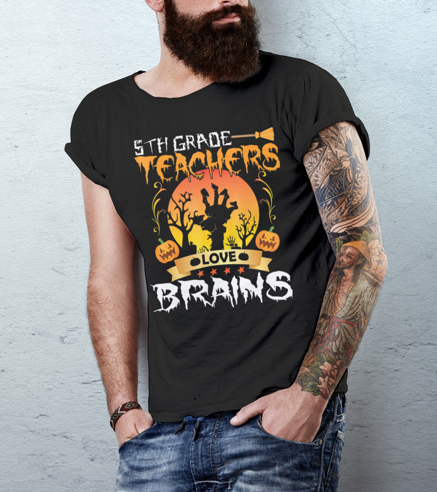 5th Grade Teachers Love Brains Tomb Pumpkin Moon T-Shirt