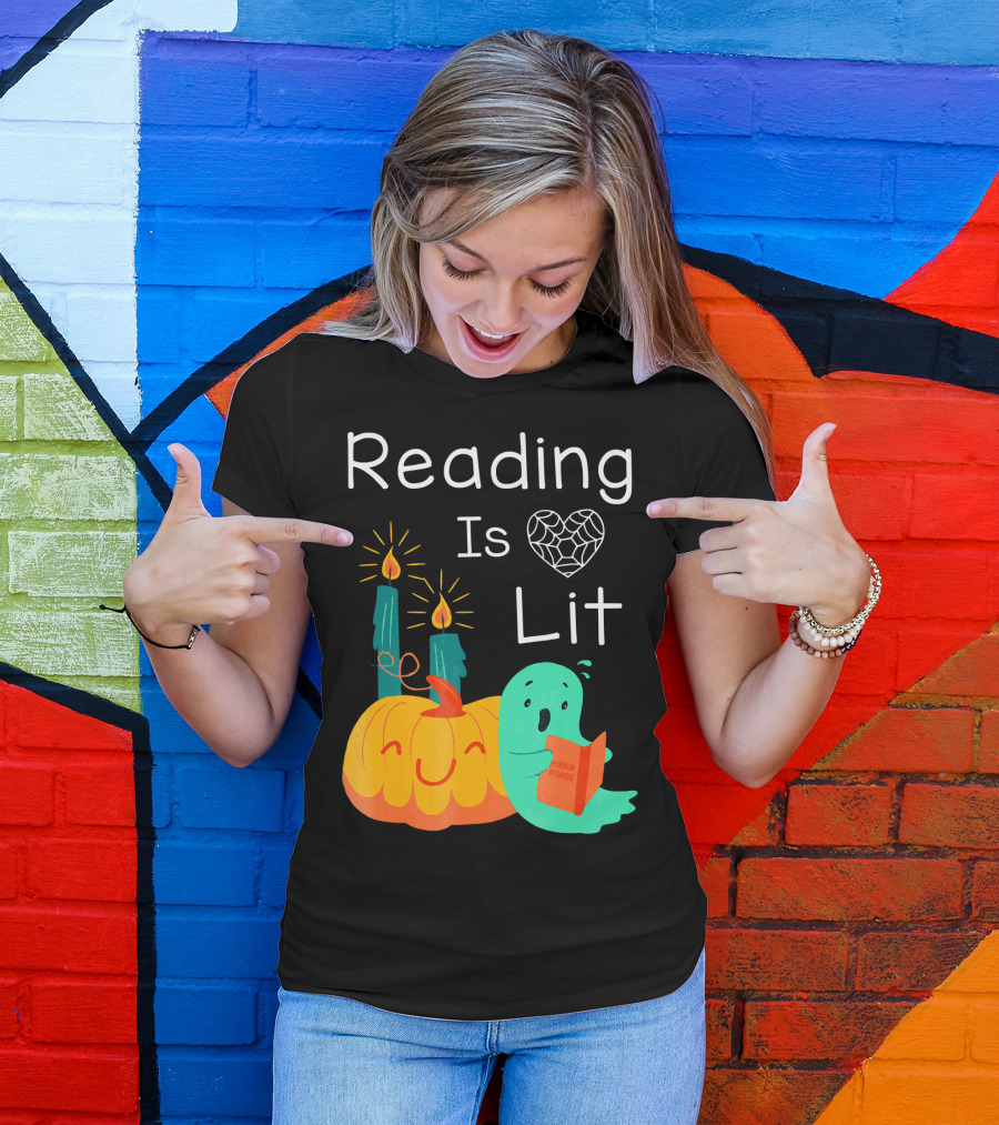 Reading Is Lit Teacher Librarian Halloween Costume Pumpkin Ghost Candles T-Shirt