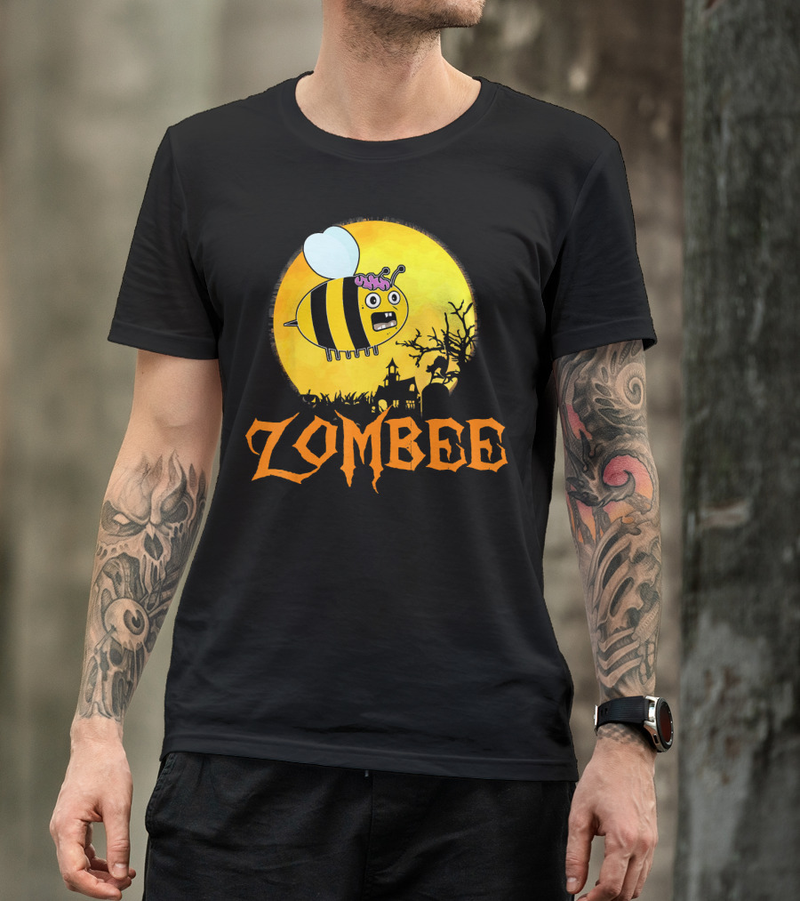 Zombee Funny Zombie Bee Halloween Spooky Moon Scene T-Shirt