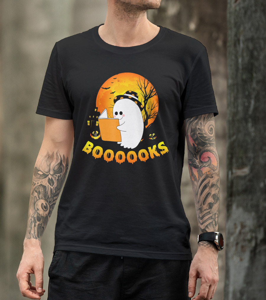 Booooooks Cute Ghost Reading Halloween Book Full Moon Scene T-Shirt